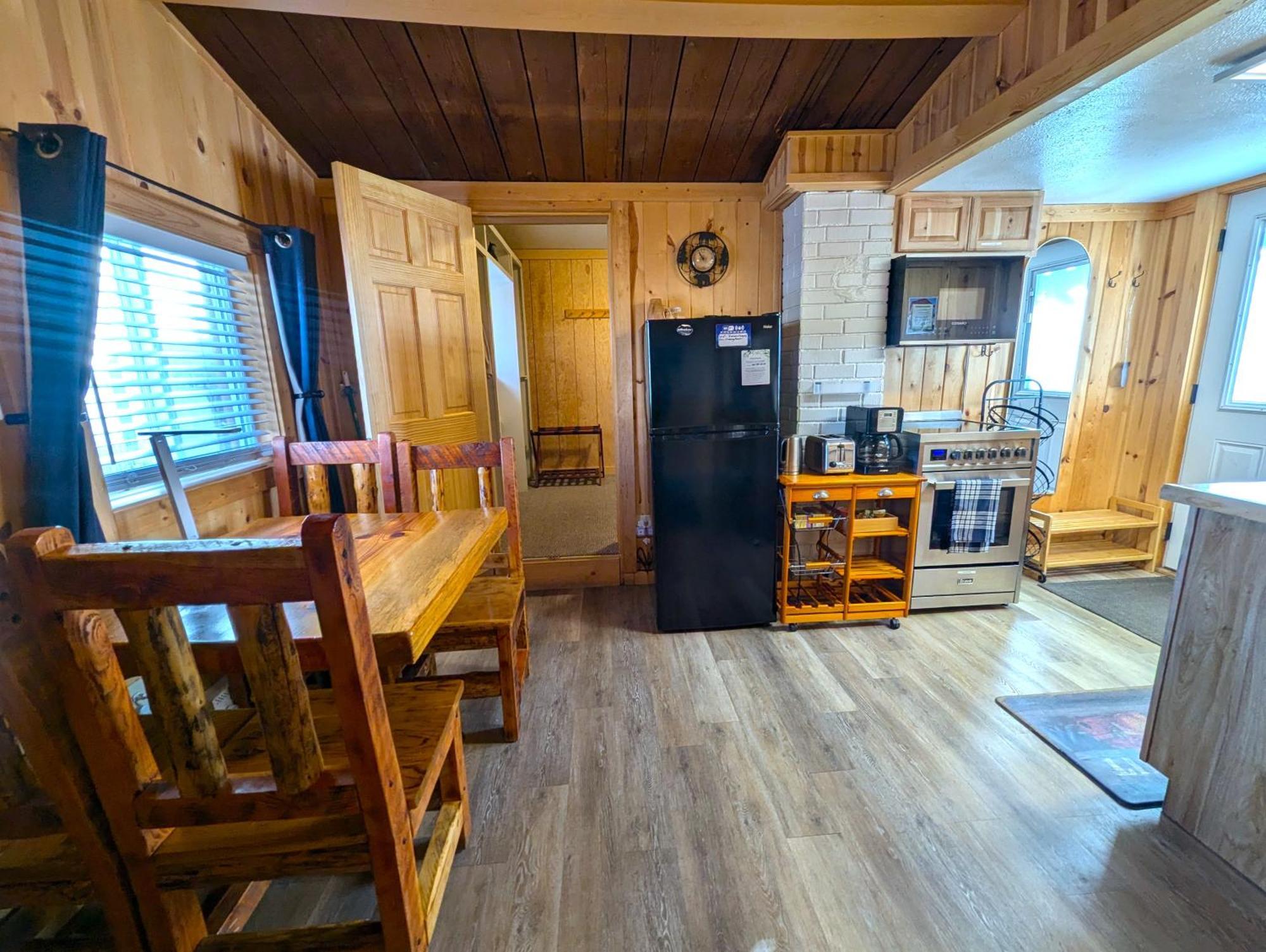 גרדינר Yellowstone'S Treasure Cabins מראה חיצוני תמונה